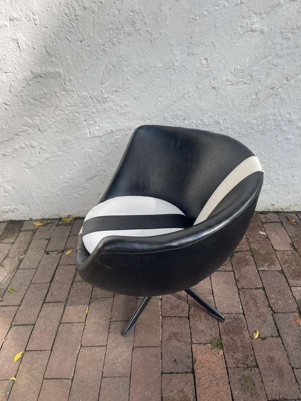 Midcentury Tub Swivel Chair