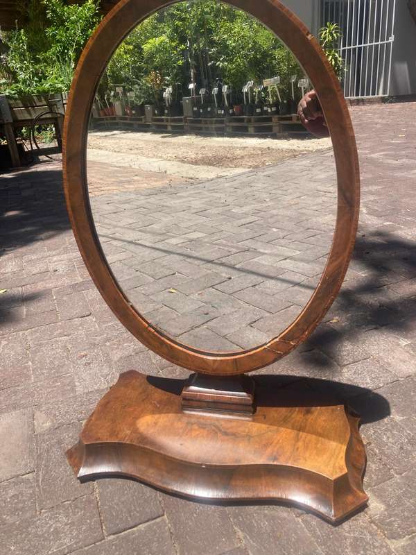Beautiful Flame Mahogany Shaving Mirror ( 81 x 58 x 31 cm )