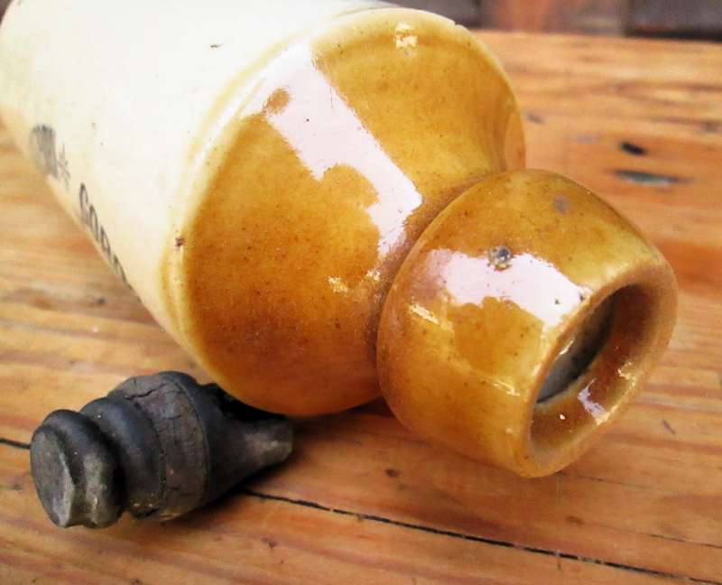GORDON COOMBE & CO. KRUGERSDORP & RANDFONTEIN GINGER BEER BOTTLE
