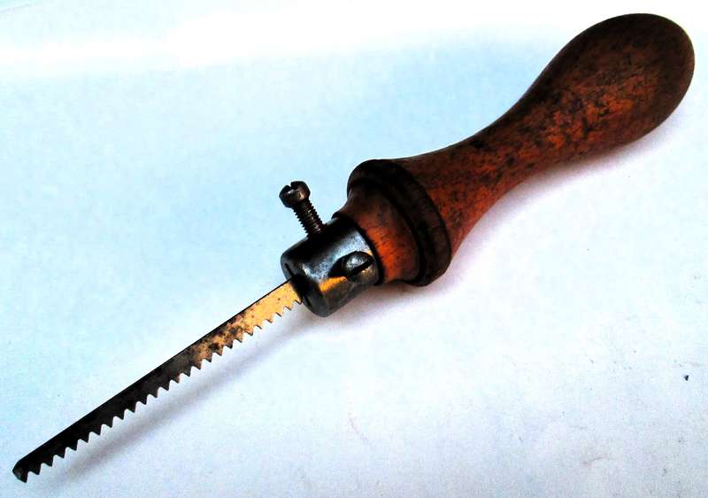 KEYHOLE SAW