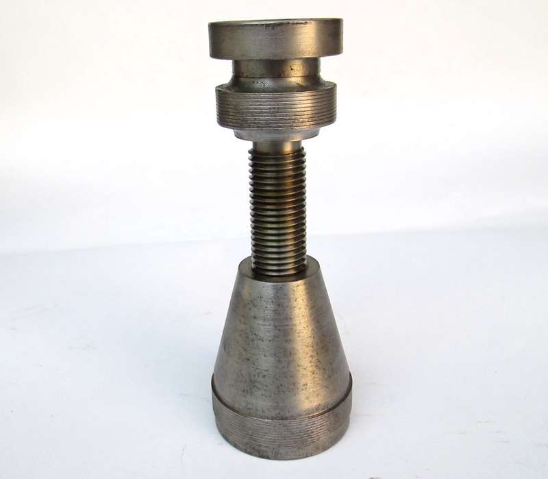AJUSTABLE STAND/JACK WITH ROTATING TOP
