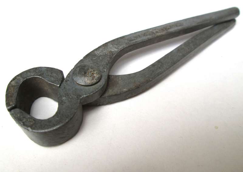 MINATURE NAIL PULLER