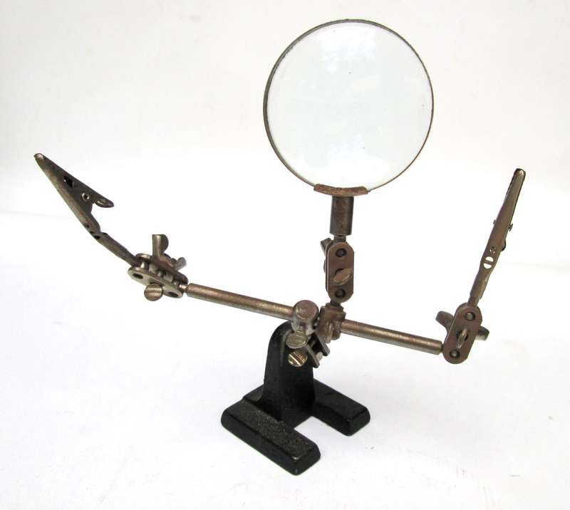 SOLDERING MAGNIFYING GLASS
