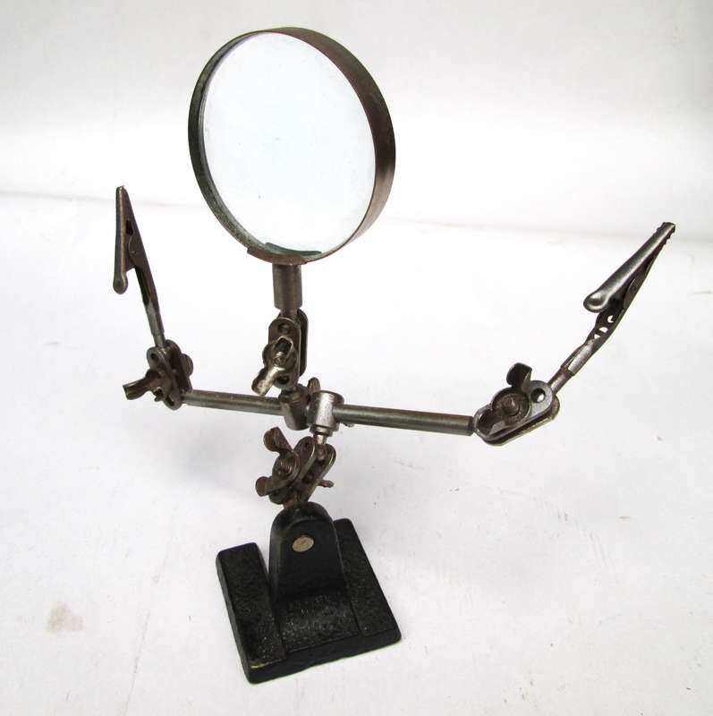 SOLDERING MAGNIFYING GLASS