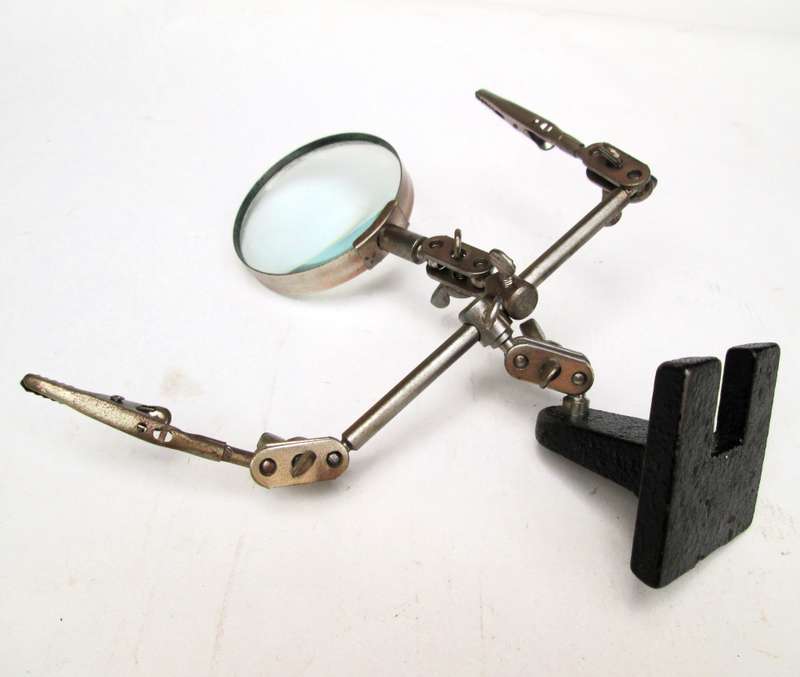 SOLDERING MAGNIFYING GLASS