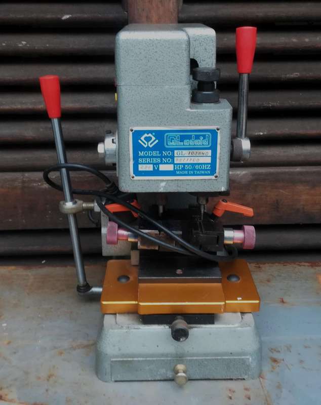 KEY CUTTING MACHINES