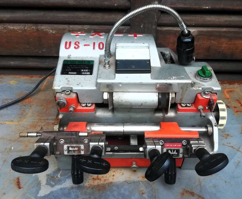 KEY CUTTING MACHINES