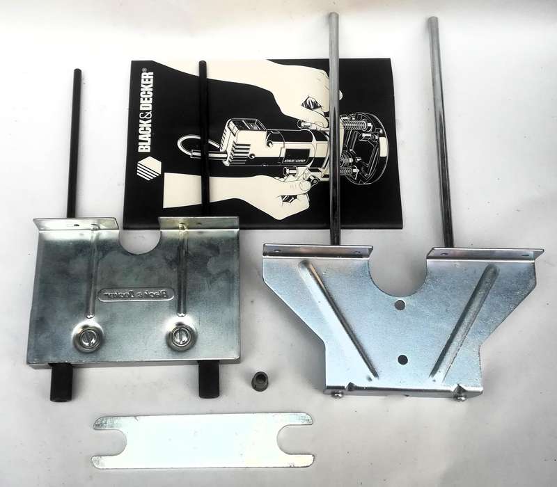 BLACK & DECKER WOODWORKING ROUTER