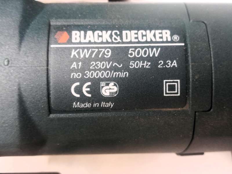 BLACK & DECKER WOODWORKING ROUTER