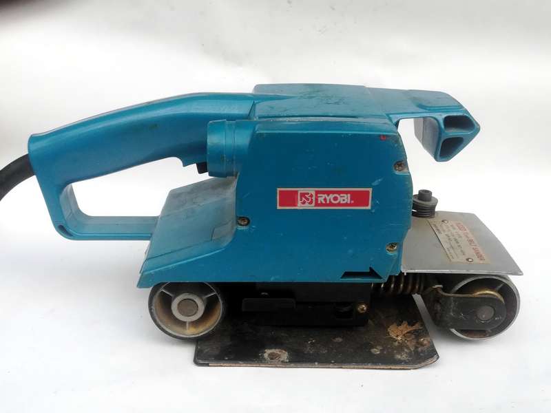 RYOBI 75mm WOODWORKING BELT SANDER