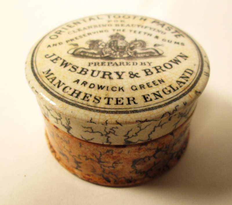 ORIENTAL TOOTH PASTE  POT AND LID