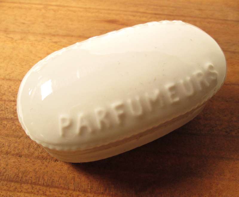 GELLE FRERES PARFUMEURS POT AND LID
