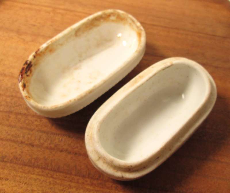GELLE FRERES PARFUMEURS POT AND LID