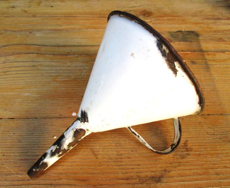 ENAMEL FUNNEL