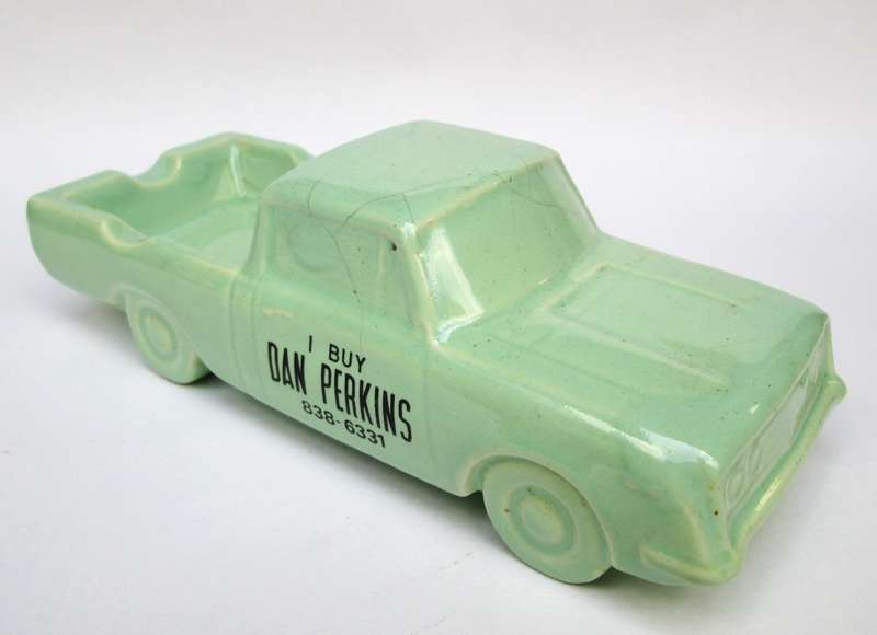 TOYOTA CAROLA BAKKIE ASHTRAY FLORA ANN