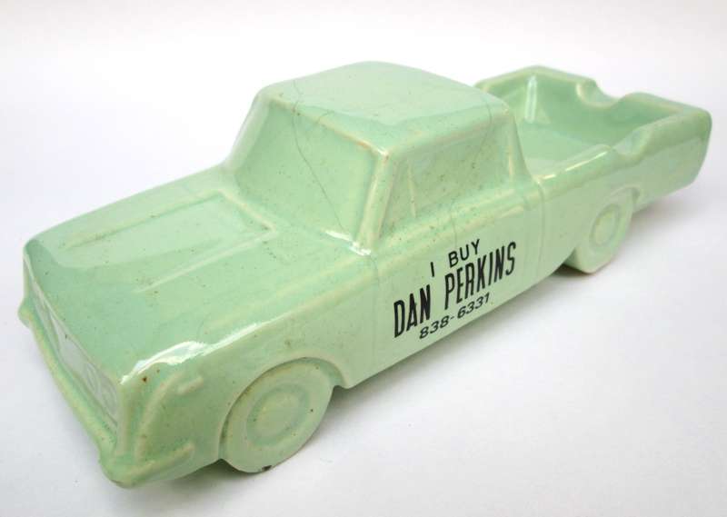 TOYOTA CAROLA BAKKIE ASHTRAY FLORA ANN