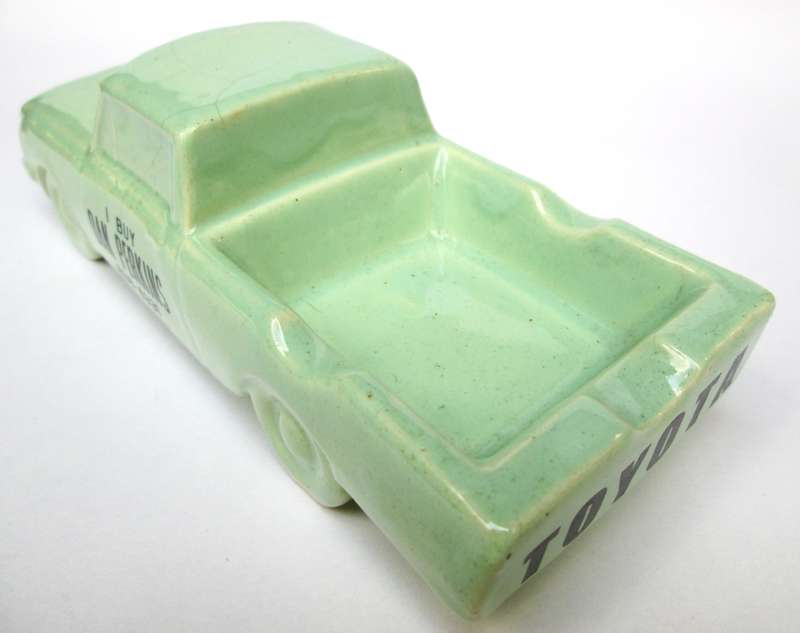 TOYOTA CAROLA BAKKIE ASHTRAY FLORA ANN
