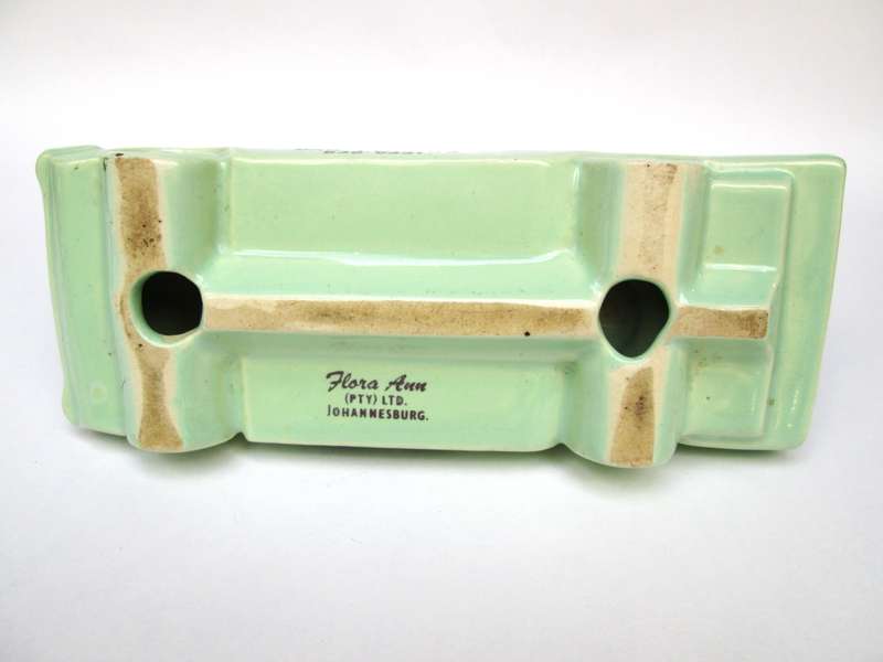 TOYOTA CAROLA BAKKIE ASHTRAY FLORA ANN