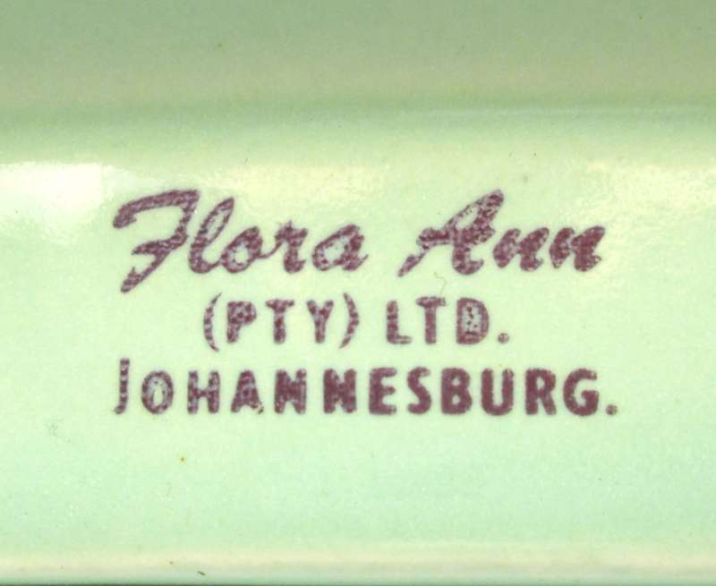 TOYOTA CAROLA BAKKIE ASHTRAY FLORA ANN