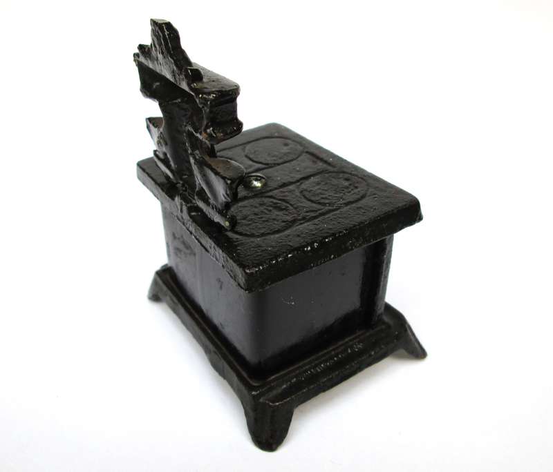 CAST IRON MONEY SAVINGS BOX