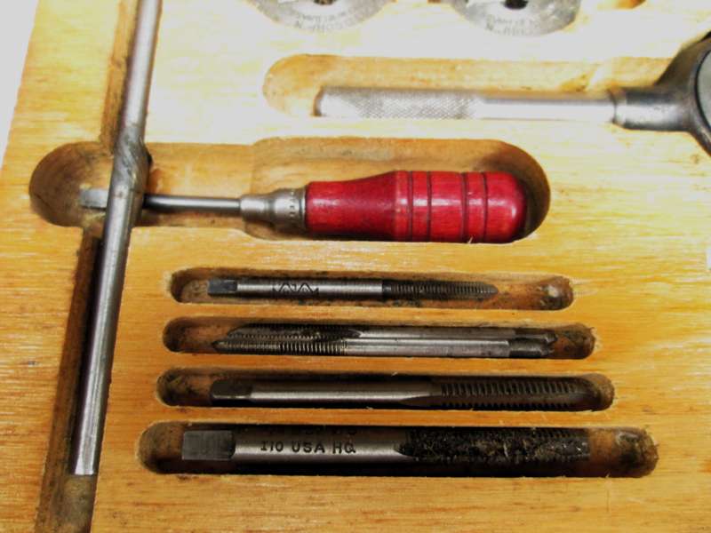 TAP AND DIE SET
