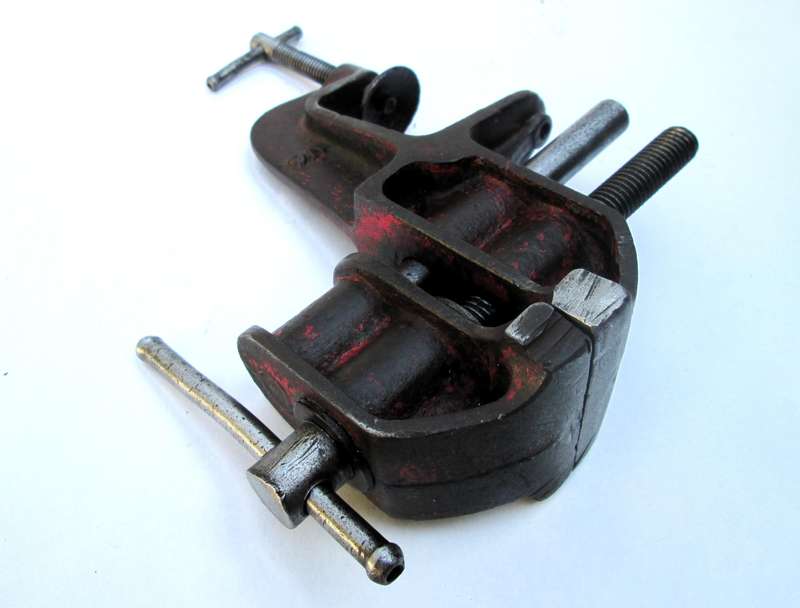 SMALL BENCH VICE