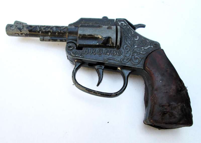 BRONCO CAP GUN