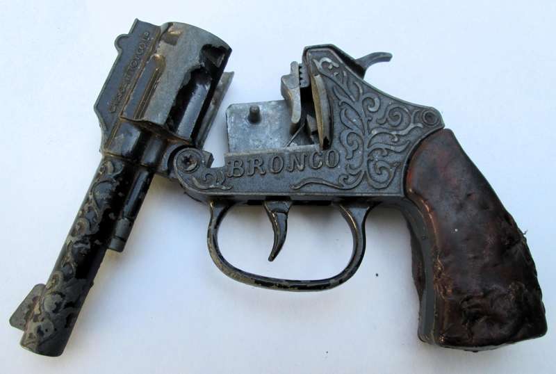 BRONCO CAP GUN