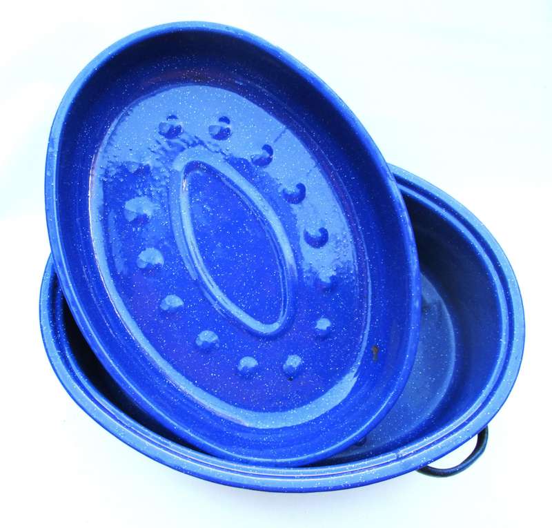 BLUE ENAMEL BRAAIBAK
