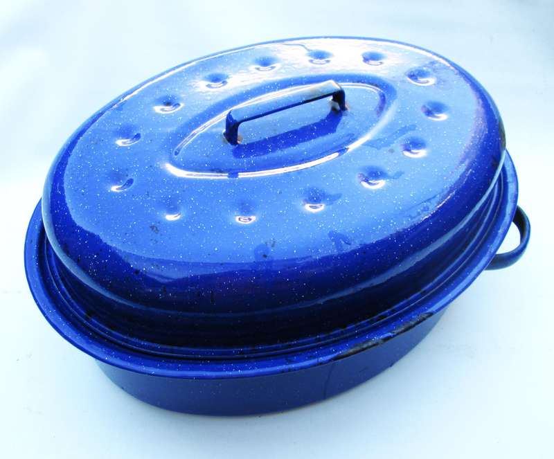 BLUE ENAMEL BRAAIBAK