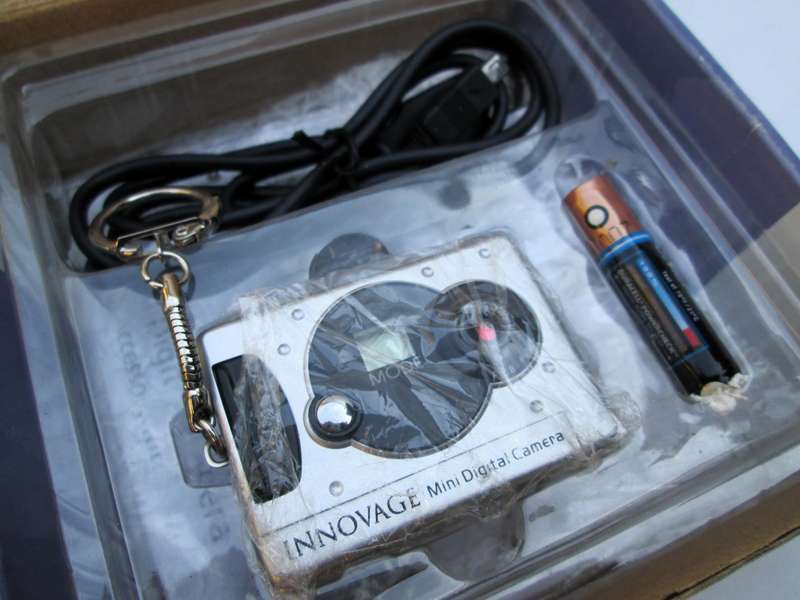 MINI DIGITAL CAMERA