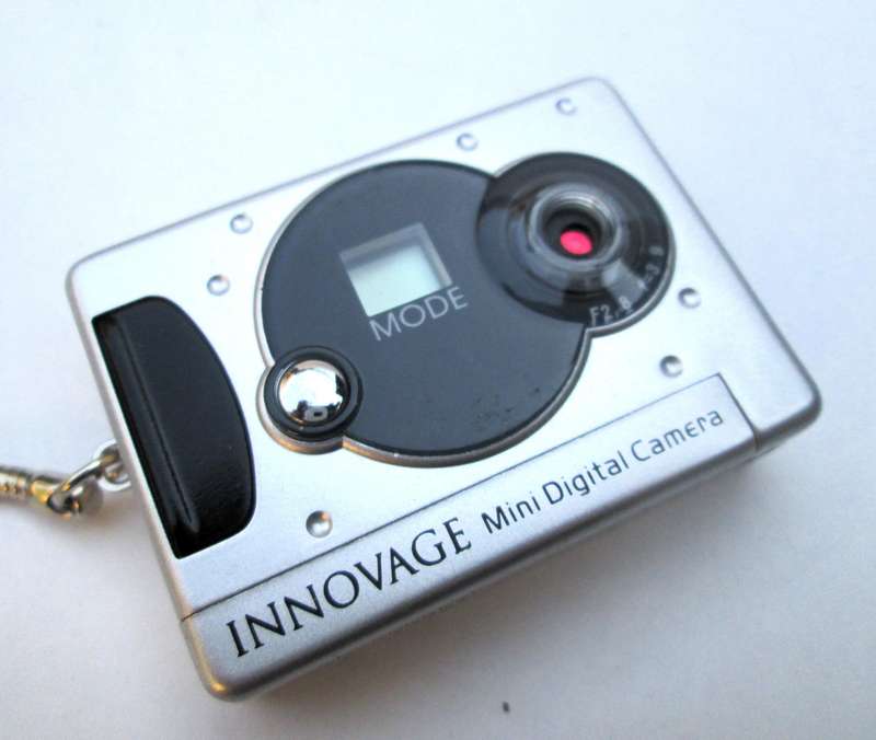 MINI DIGITAL CAMERA