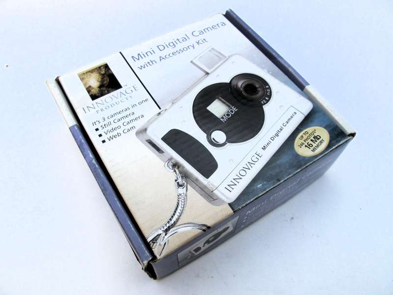 MINI DIGITAL CAMERA
