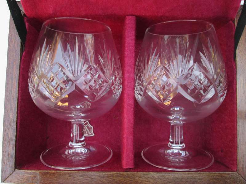 SOMERSET HAND CUT  LEAD CRYSTAL GLASSES