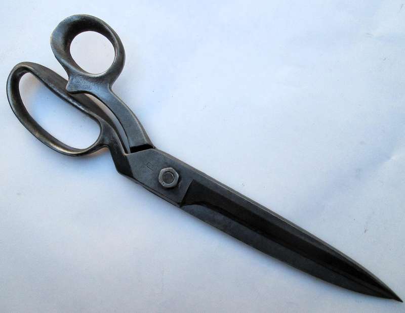 LARGE VINTAGE TAILORING SCISSORS