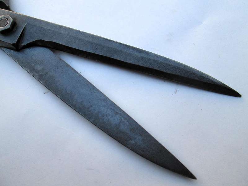 LARGE VINTAGE TAILORING SCISSORS