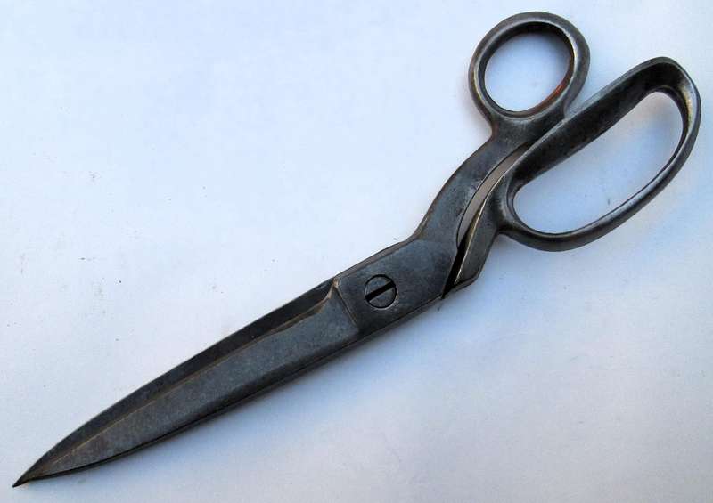 LARGE VINTAGE TAILORING SCISSORS