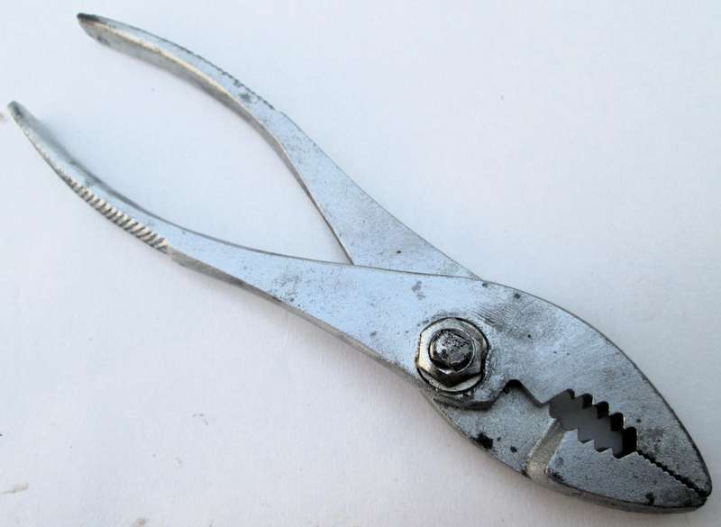 NISSAN PLIERS