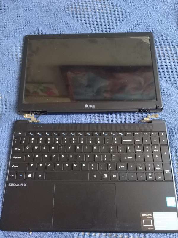 Life zed air cx3 laptop. I3 , 4gb Ram, 1 TB HDD (Read listing)