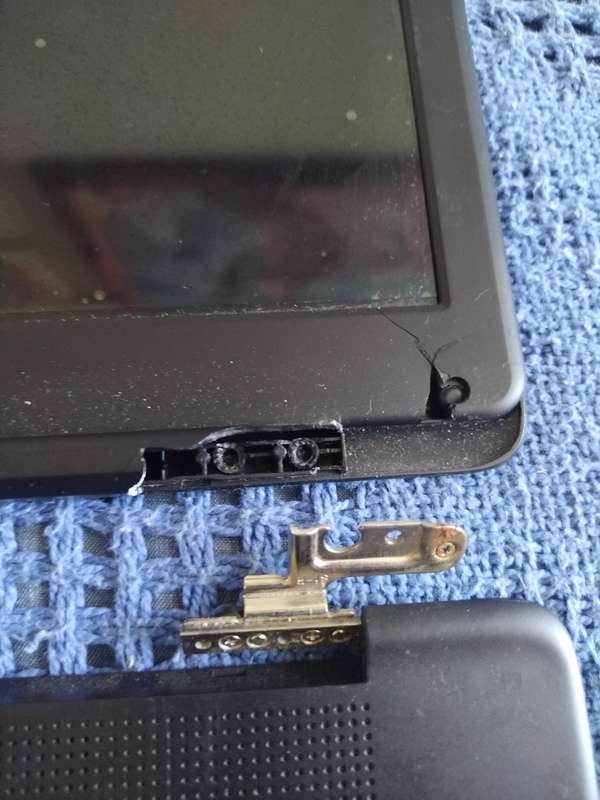 Life zed air cx3 laptop. I3 , 4gb Ram, 1 TB HDD (Read listing)