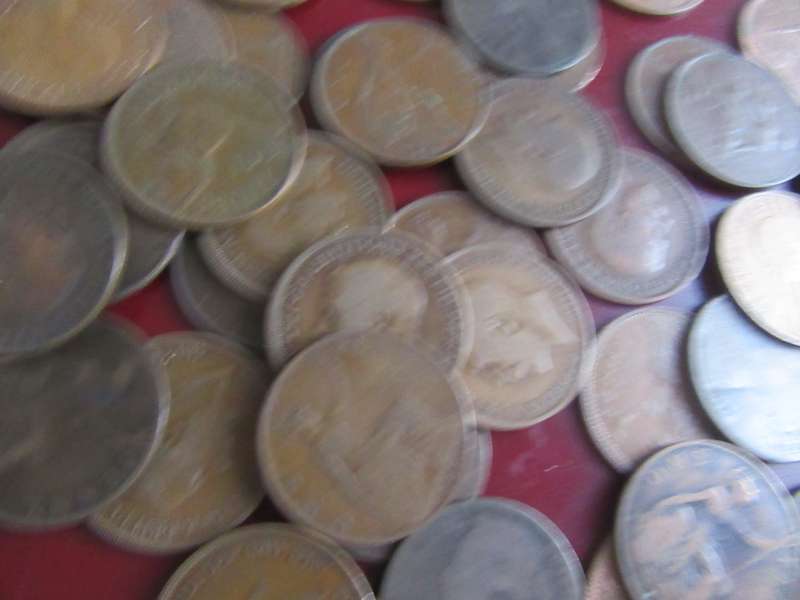 BARGAIN - 44 OLD UK PENNIES- AS PER SCAN - BID PER ITEM - CO1