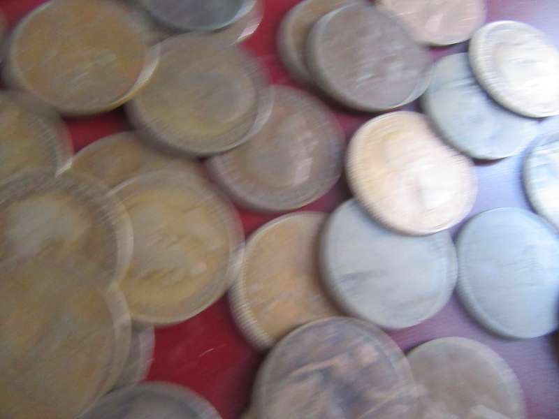 BARGAIN - 44 OLD UK PENNIES- AS PER SCAN - BID PER ITEM - CO1