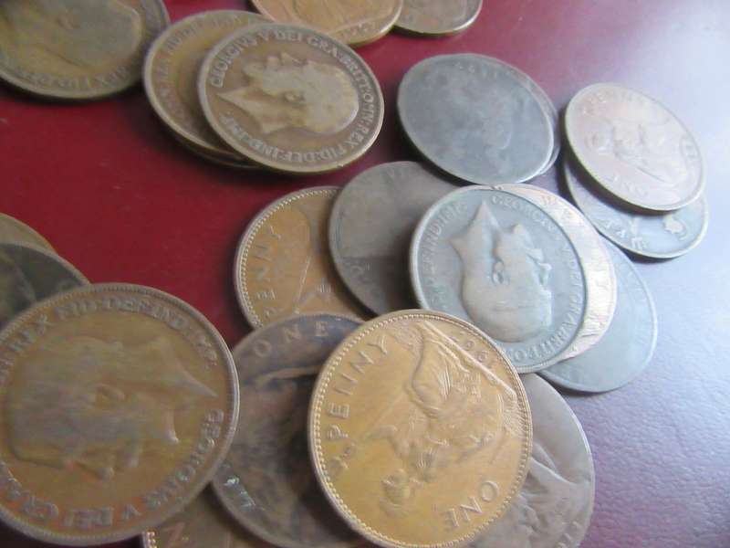 BARGAIN - 44 OLD UK PENNIES- AS PER SCAN - BID PER ITEM - CO1