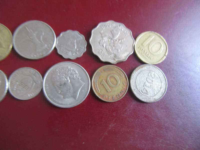 GOOD START FOR THE BEGINNER - 10 INTERNATIONAL COINS - AS PPER SCAN - CO6