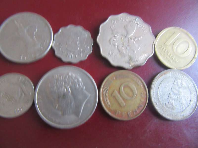 GOOD START FOR THE BEGINNER - 10 INTERNATIONAL COINS - AS PPER SCAN - CO6