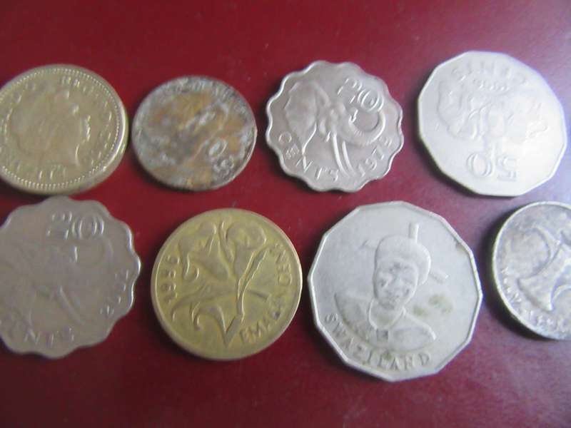 GOOD START FOR THE BEGINNER - 10 INTERNATIONAL COINS - AS PER SCAN - CO9