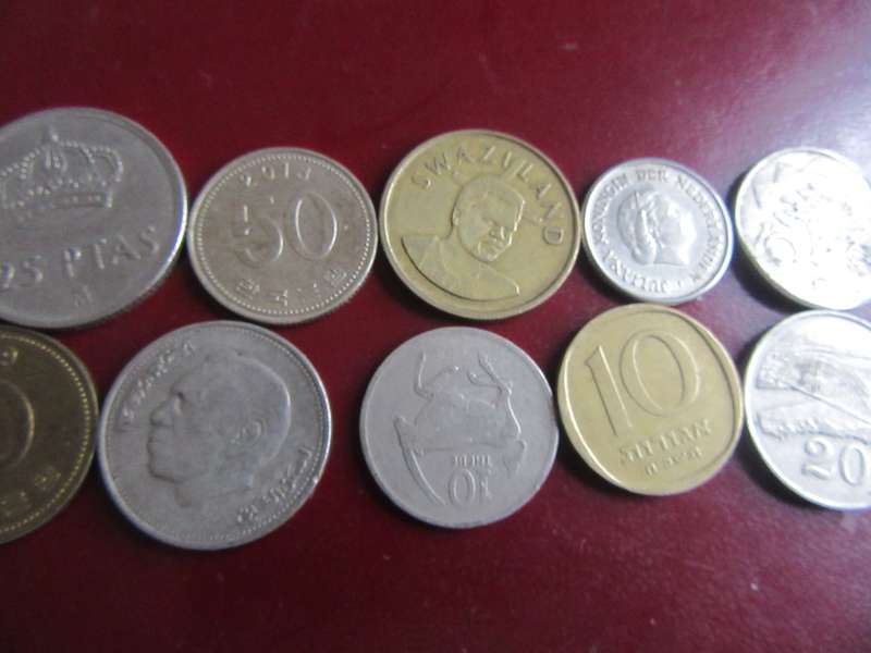 GOOD START FOR THE BEGINNER - 10 INTERNATIONAL COINS - AS PER SCAN - CO11 - BID PER ITEM