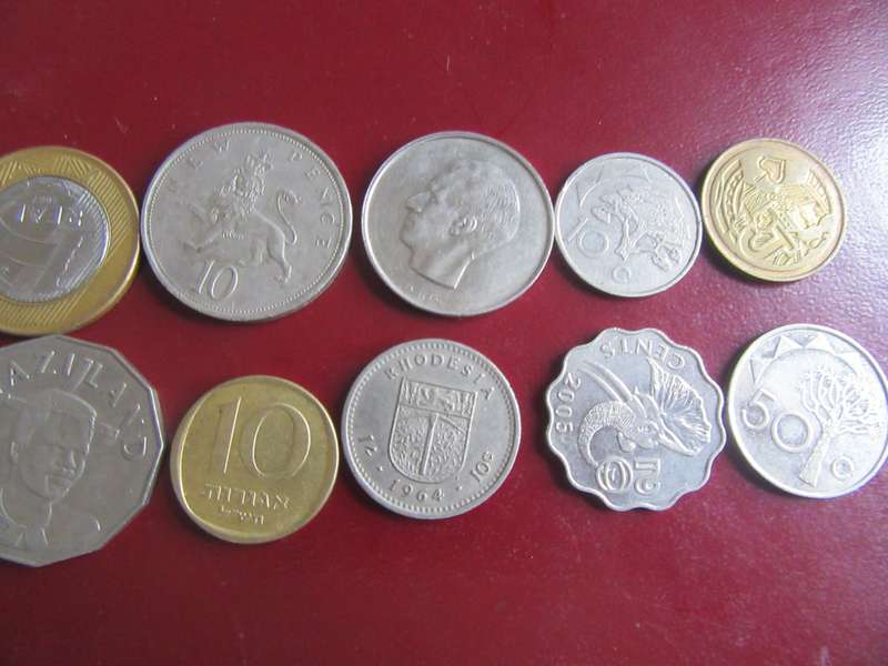 GOODSTART FOR THE BEGINNER - 10 INTERNATIONAL COINS - AS PER SCAN - CO13