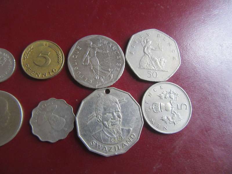 GOOD START FOR THE BEGINNER - 10 INTERNATIONAL COINS - AS PER SCAN - CO15