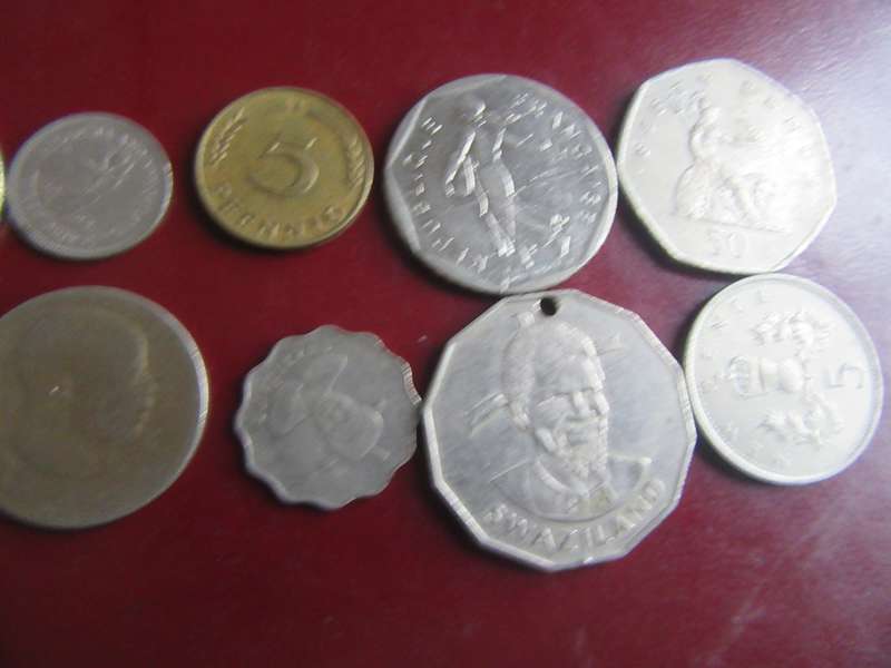 GOOD START FOR THE BEGINNER - 10 INTERNATIONAL COINS - AS PER SCAN - CO15